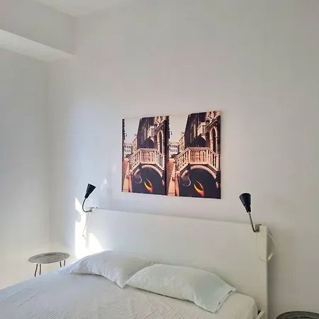 Apartment With Sea View 059